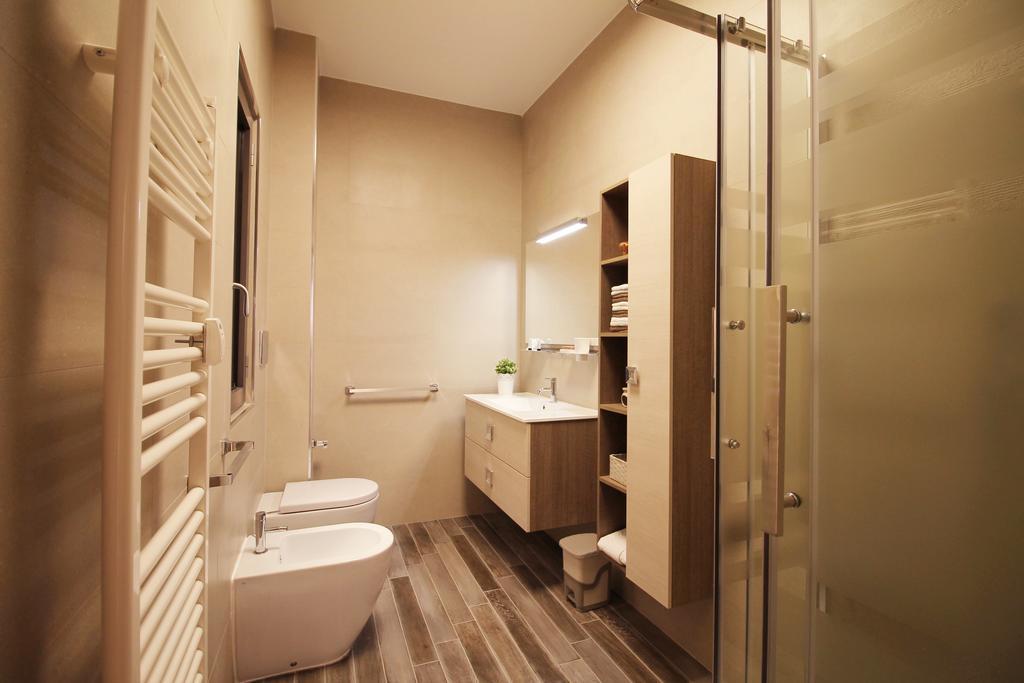 Eur Bright Spacious Terraced Apartment With Private Parking Only For Small Cars Rome Exterior photo