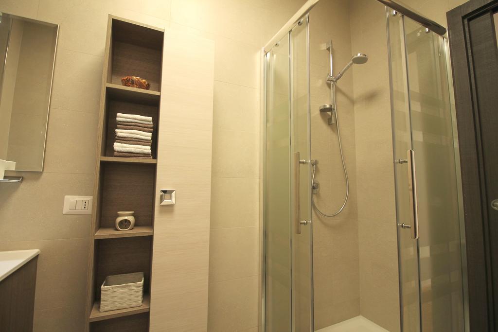 Eur Bright Spacious Terraced Apartment With Private Parking Only For Small Cars Rome Exterior photo